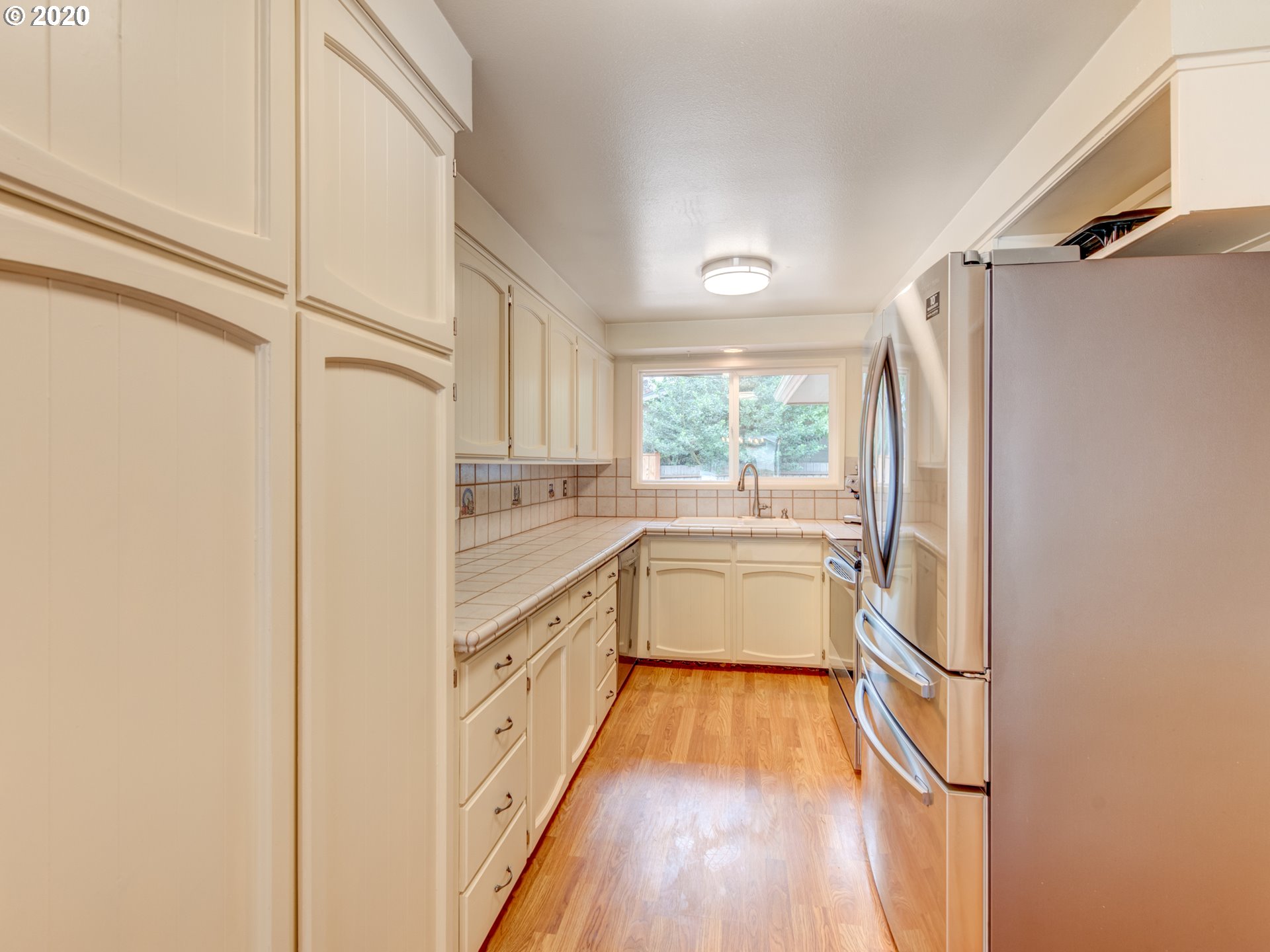2015 Ridgeway Drive Eugene, OR 97401 - Photo 10 of 31 Gallery Image 10
