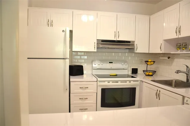 $2,200 | 255 South Cypress Road, Unit 342, Pompano Beach, FL 33060