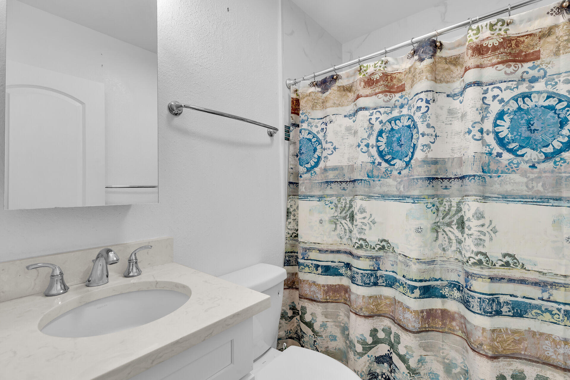 535 80th Street Marathon, FL 33050 - Photo 19 of 42 GUEST BATH