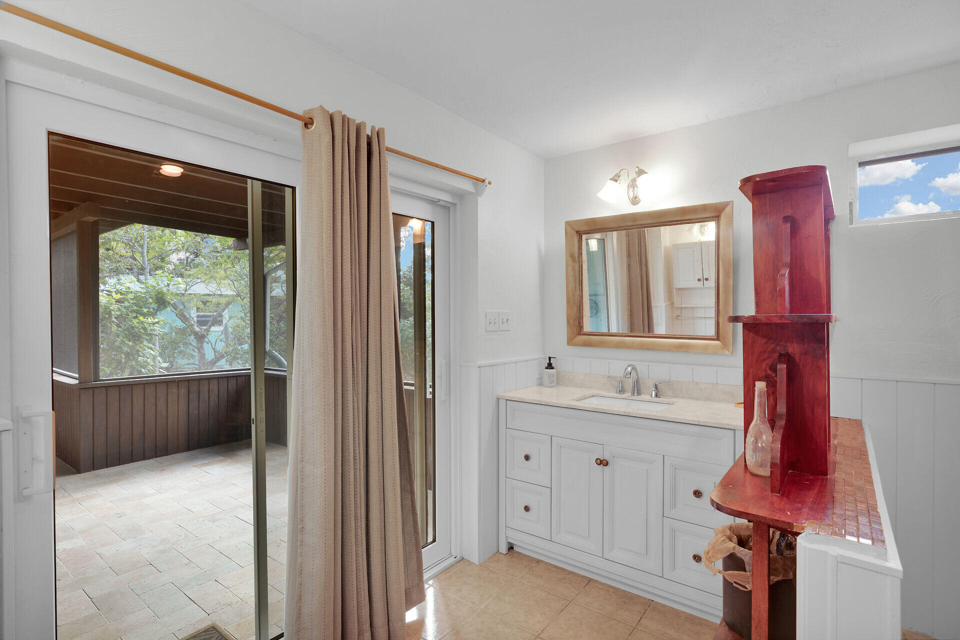 535 80th Street Marathon, FL 33050 - Photo 24 of 42 PRIMARY BATHROOM