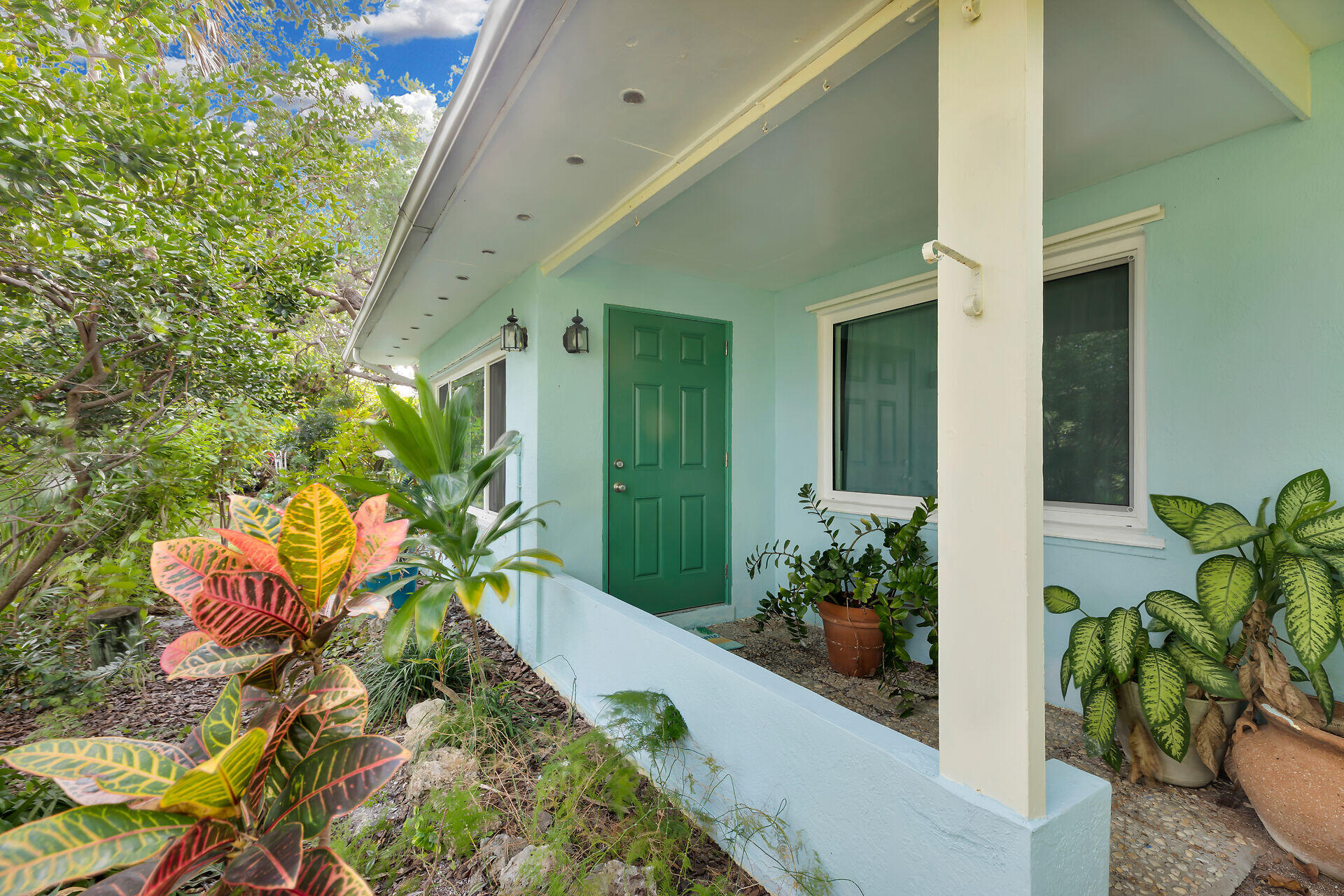 535 80th Street Marathon, FL 33050 - Photo 3 of 42 FRONT OF HOME