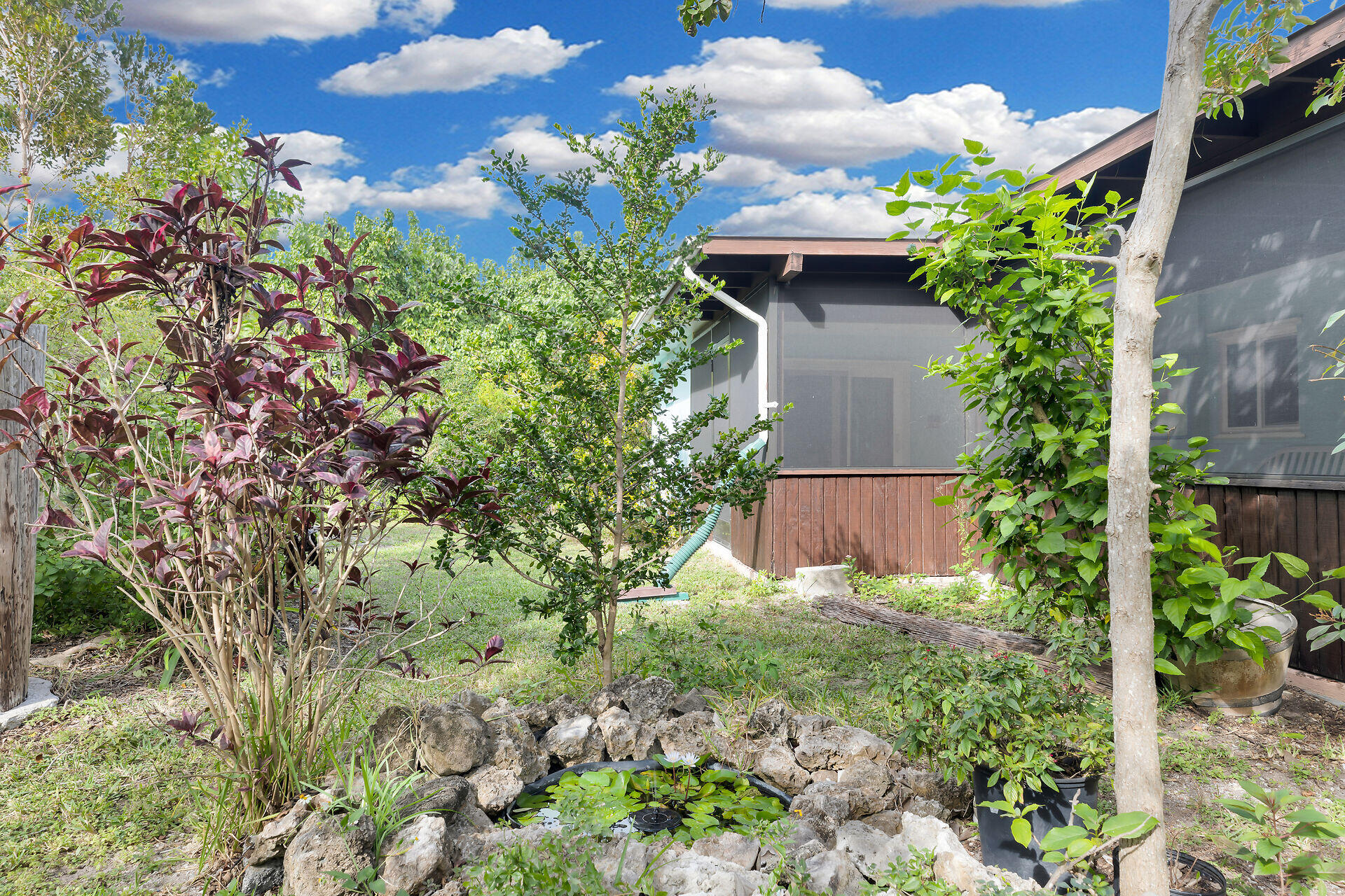 535 80th Street Marathon, FL 33050 - Photo 36 of 42 SCREENED PORCH