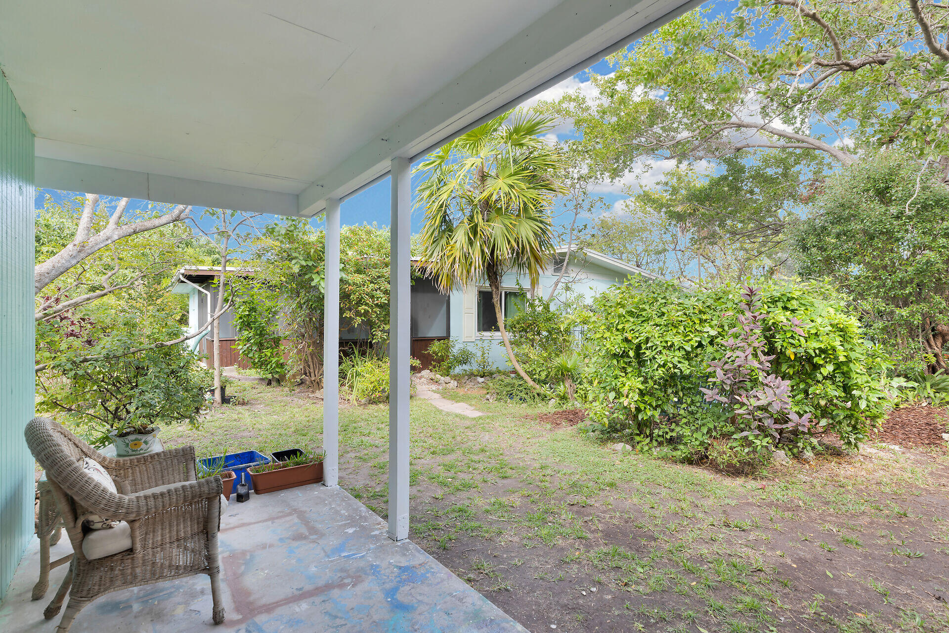 535 80th Street Marathon, FL 33050 - Photo 38 of 42 WORKSHOP PORCH