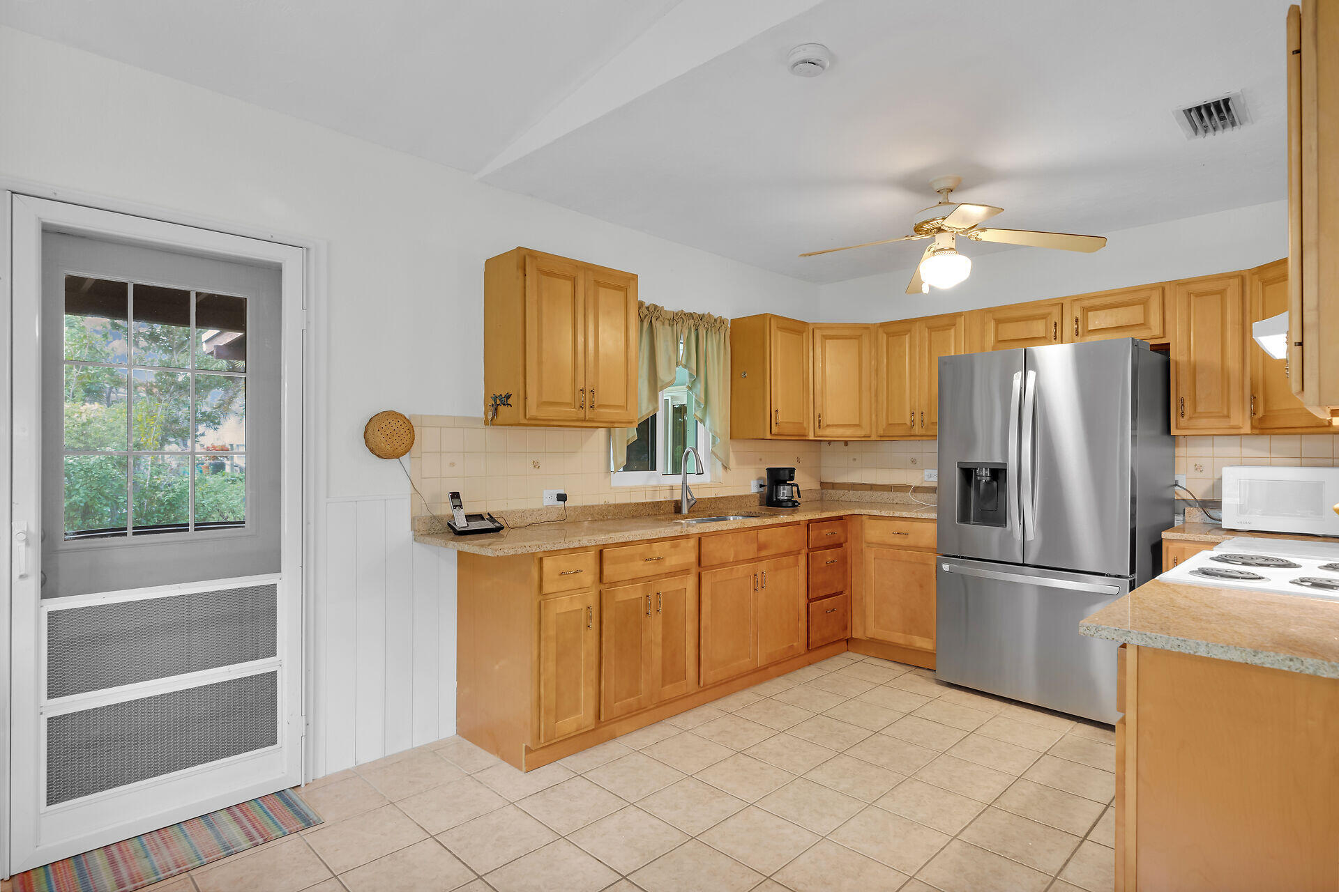 535 80th Street Marathon, FL 33050 - Photo 7 of 42 KITCHEN