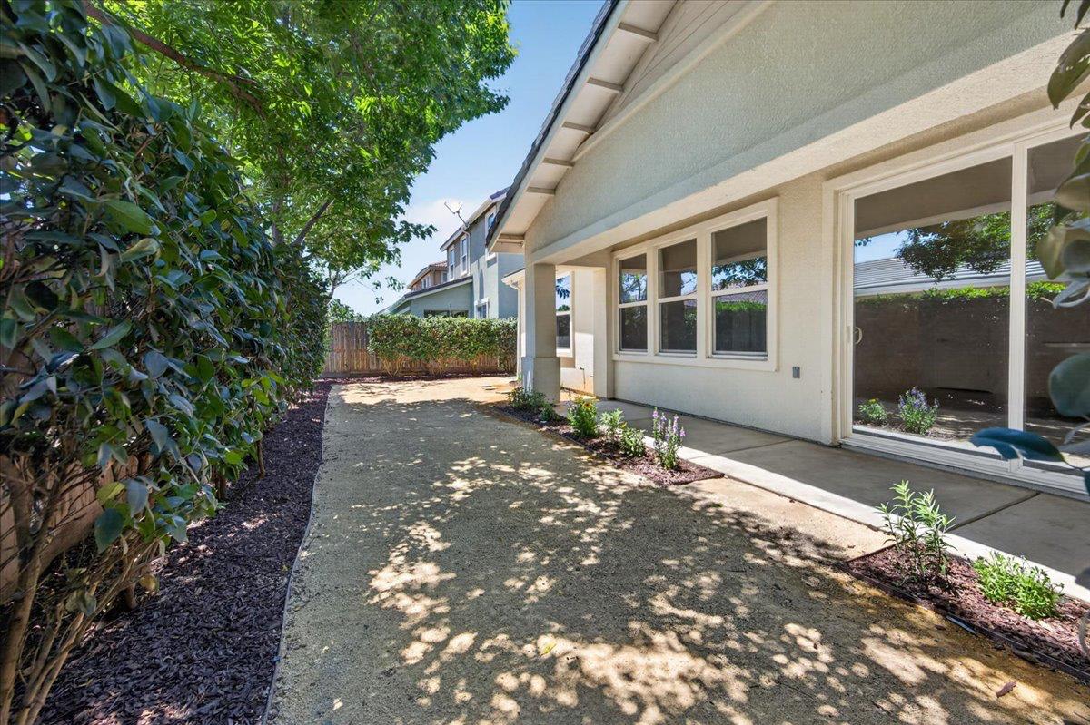 3532 Hampton Way Clovis, CA 93619 - Photo 20 of 24