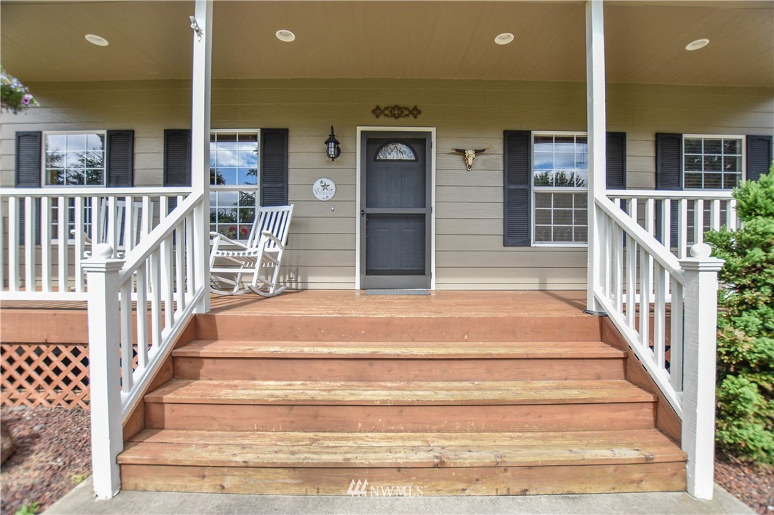 117 Quick Road Castle Rock, WA 98611 - Photo 3 of 25 Gallery Image 3