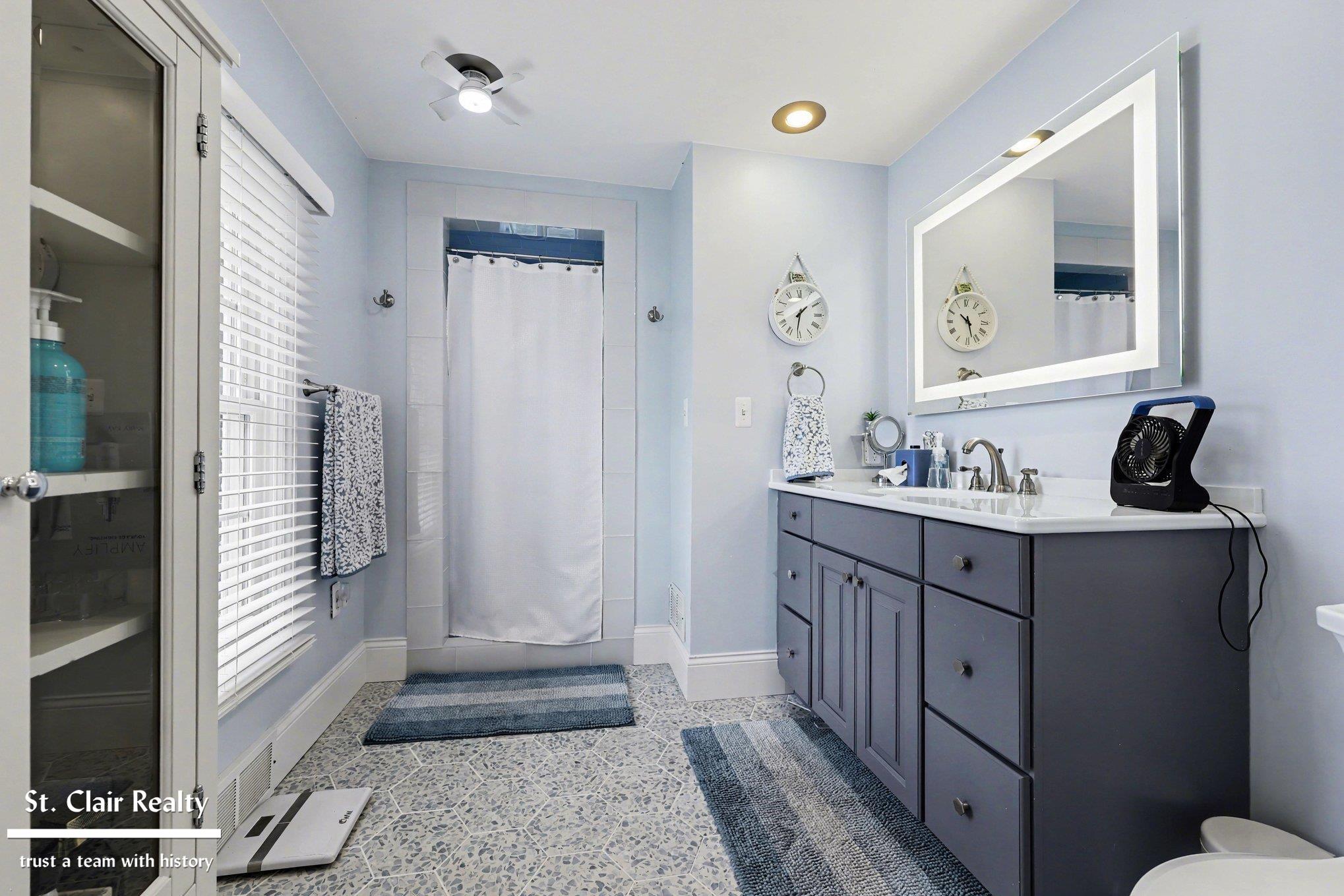 915 North Riverside Avenue St. Clair, MI 48079 - Photo 27 of 38