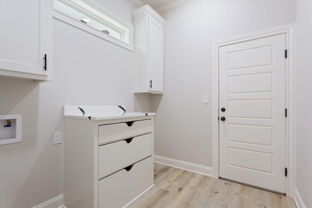 107 North Jena Street Riesel, TX 76682 - Photo 27 of 34 a view of cabinets