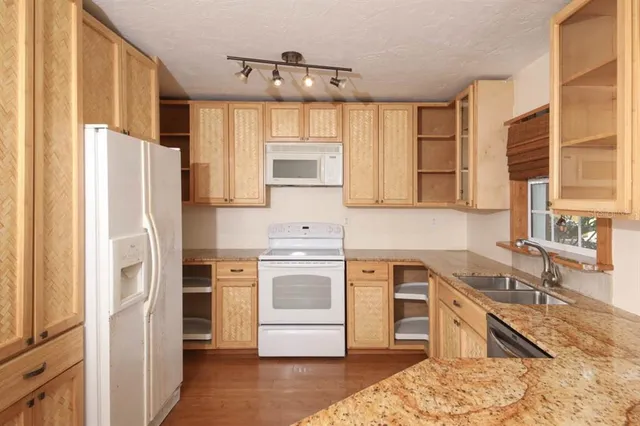 $3,000 | 1000 Gantt Avenue, Sarasota, FL 34232