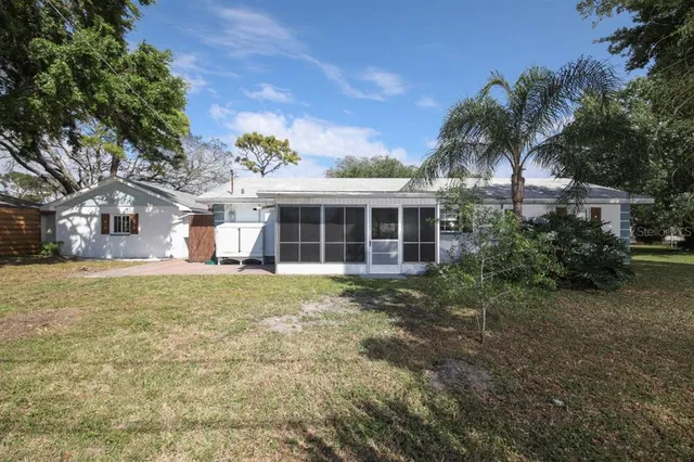$3,000 | 1000 Gantt Avenue, Sarasota, FL 34232