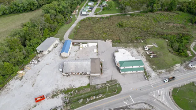 $999,900 | 105 Hunter Avenue, Carthage, TN 37030