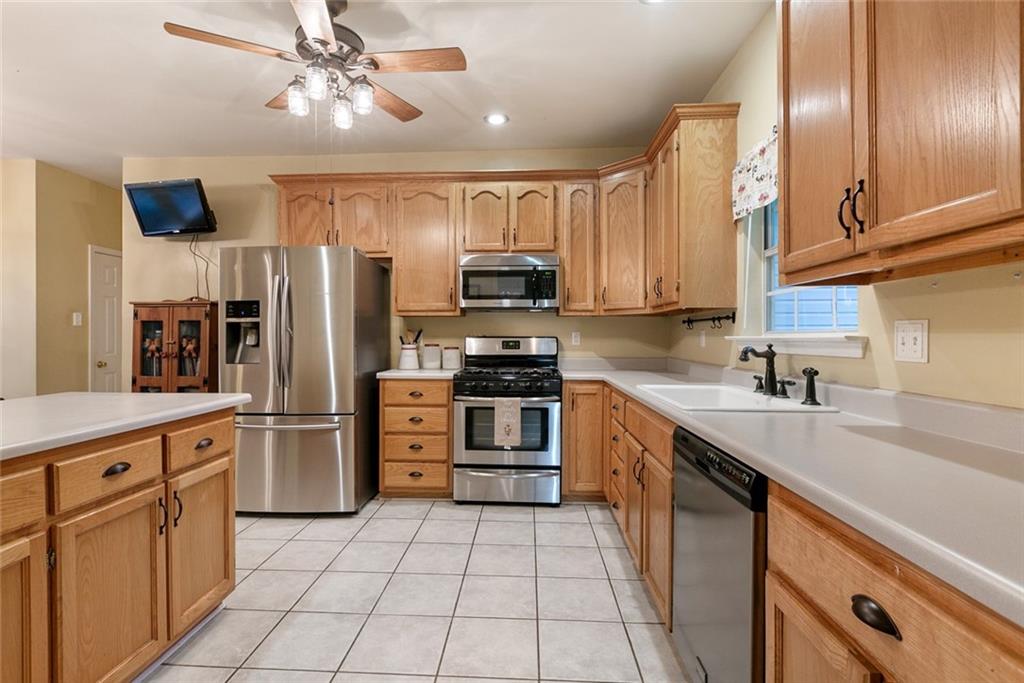 23027 Ruth Street Mandeville, LA 70471 - Photo 5 of 18