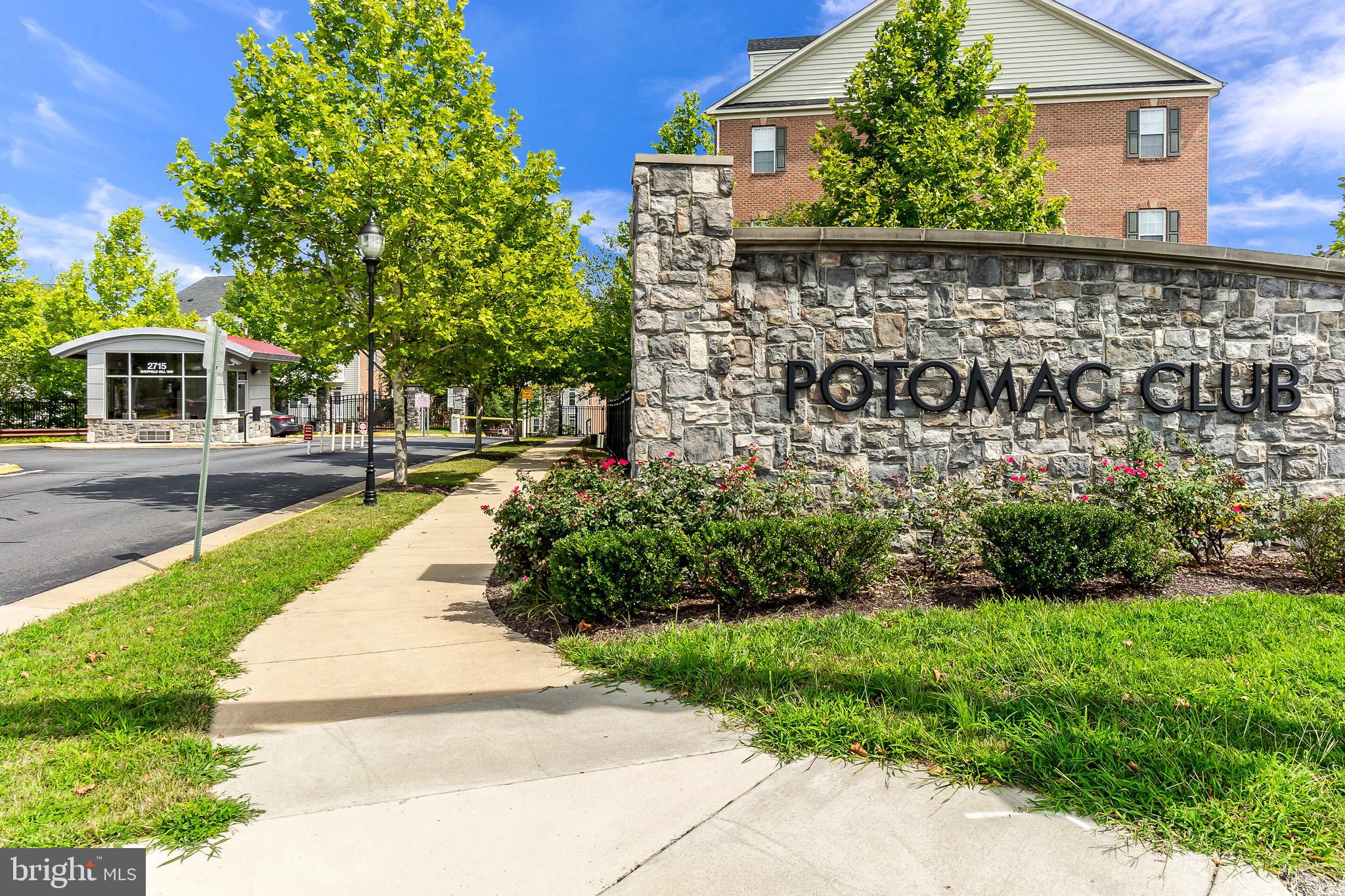 15250 Torbay Way Woodbridge, VA 22191 - Photo 2 of 31 a front view of a house with a yard
