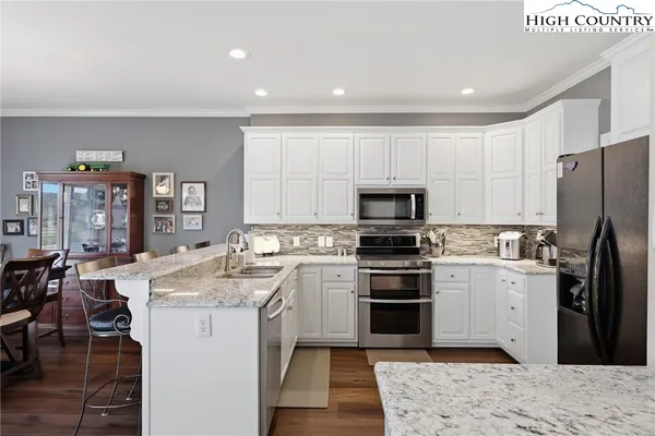 $864,900 | 233 Lakeview Place, Unit D1, Jefferson, NC 28640