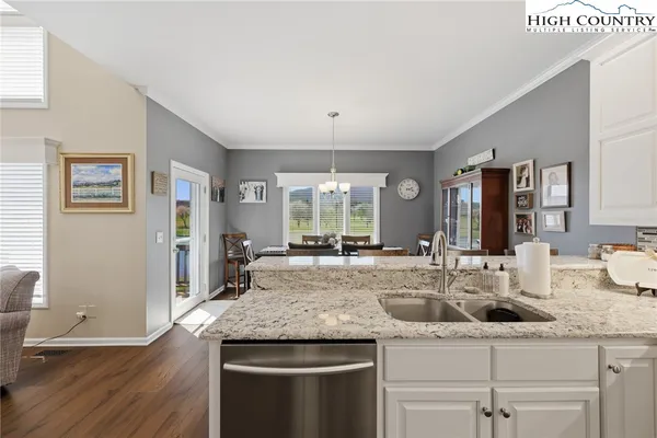 $864,900 | 233 Lakeview Place, Unit D1, Jefferson, NC 28640