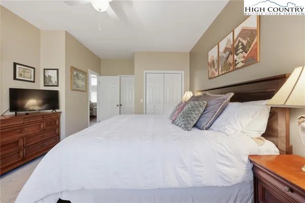 $864,900 | 233 Lakeview Place, Unit D1, Jefferson, NC 28640
