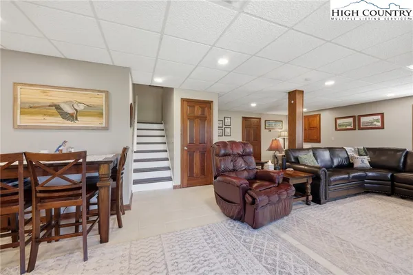 $864,900 | 233 Lakeview Place, Unit D1, Jefferson, NC 28640