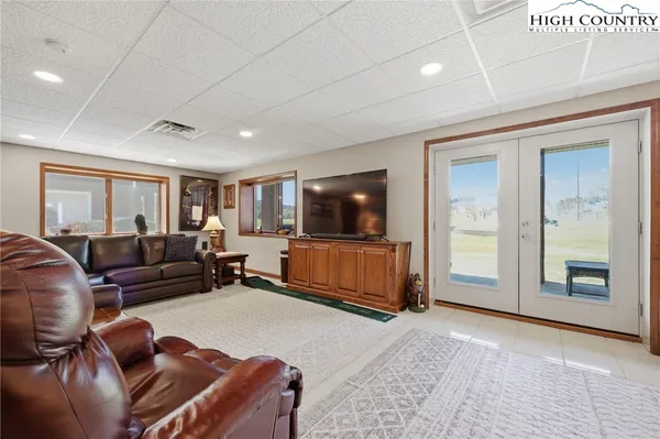 $864,900 | 233 Lakeview Place, Unit D1, Jefferson, NC 28640