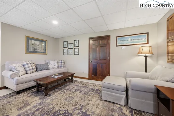 $864,900 | 233 Lakeview Place, Unit D1, Jefferson, NC 28640