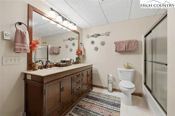 $864,900 | 233 Lakeview Place, Unit D1, Jefferson, NC 28640