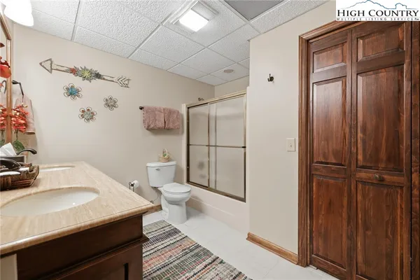 $864,900 | 233 Lakeview Place, Unit D1, Jefferson, NC 28640