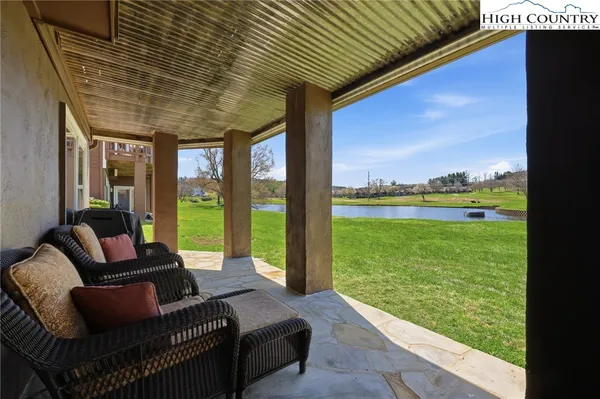 $864,900 | 233 Lakeview Place, Unit D1, Jefferson, NC 28640