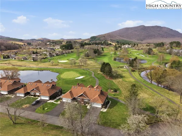 $864,900 | 233 Lakeview Place, Unit D1, Jefferson, NC 28640