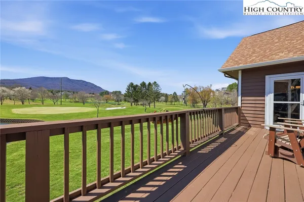 $864,900 | 233 Lakeview Place, Unit D1, Jefferson, NC 28640