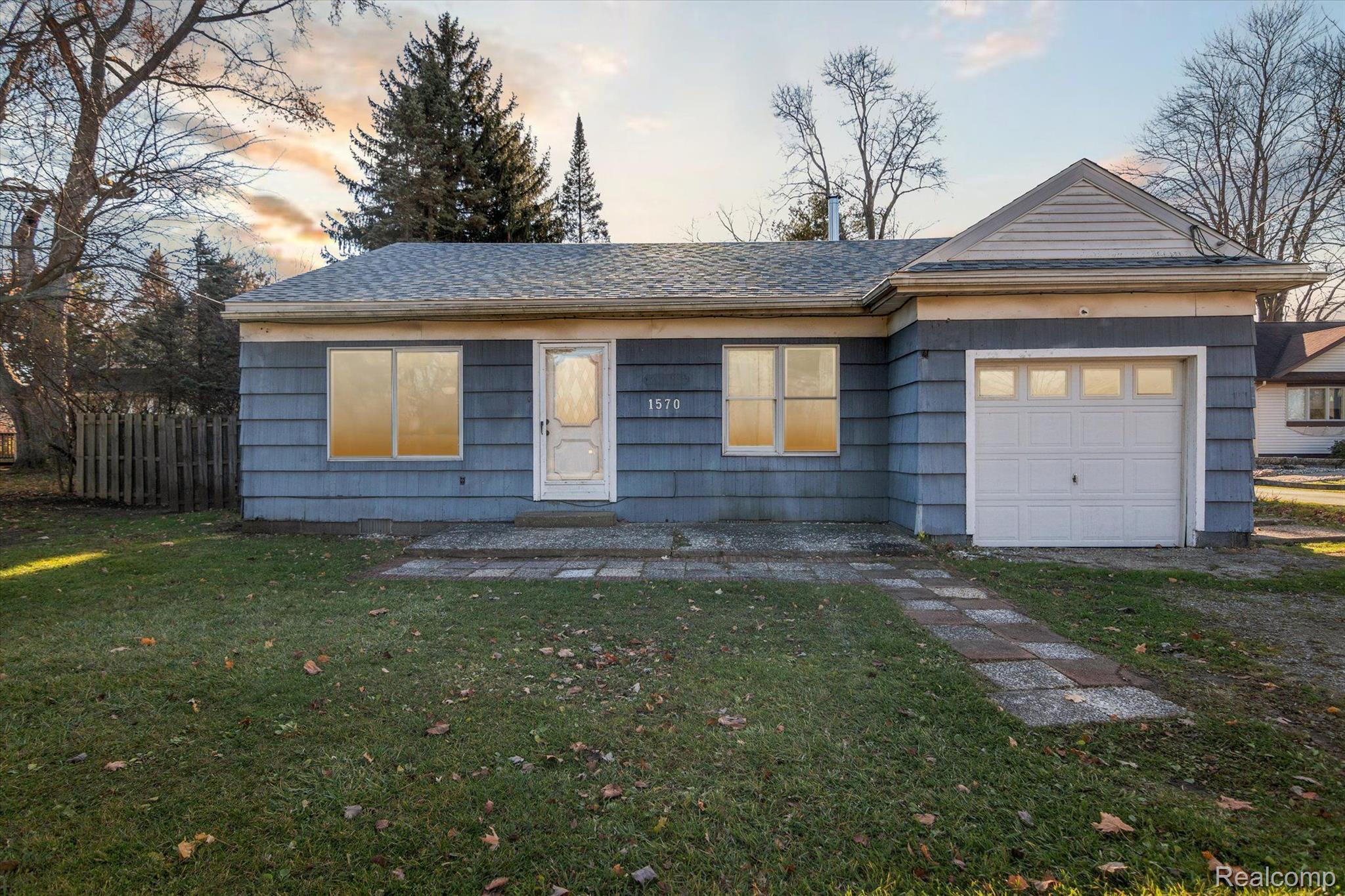 1570 East Hurd Road Monroe, MI 48162 - Photo 1 of 49 Gallery Image 1