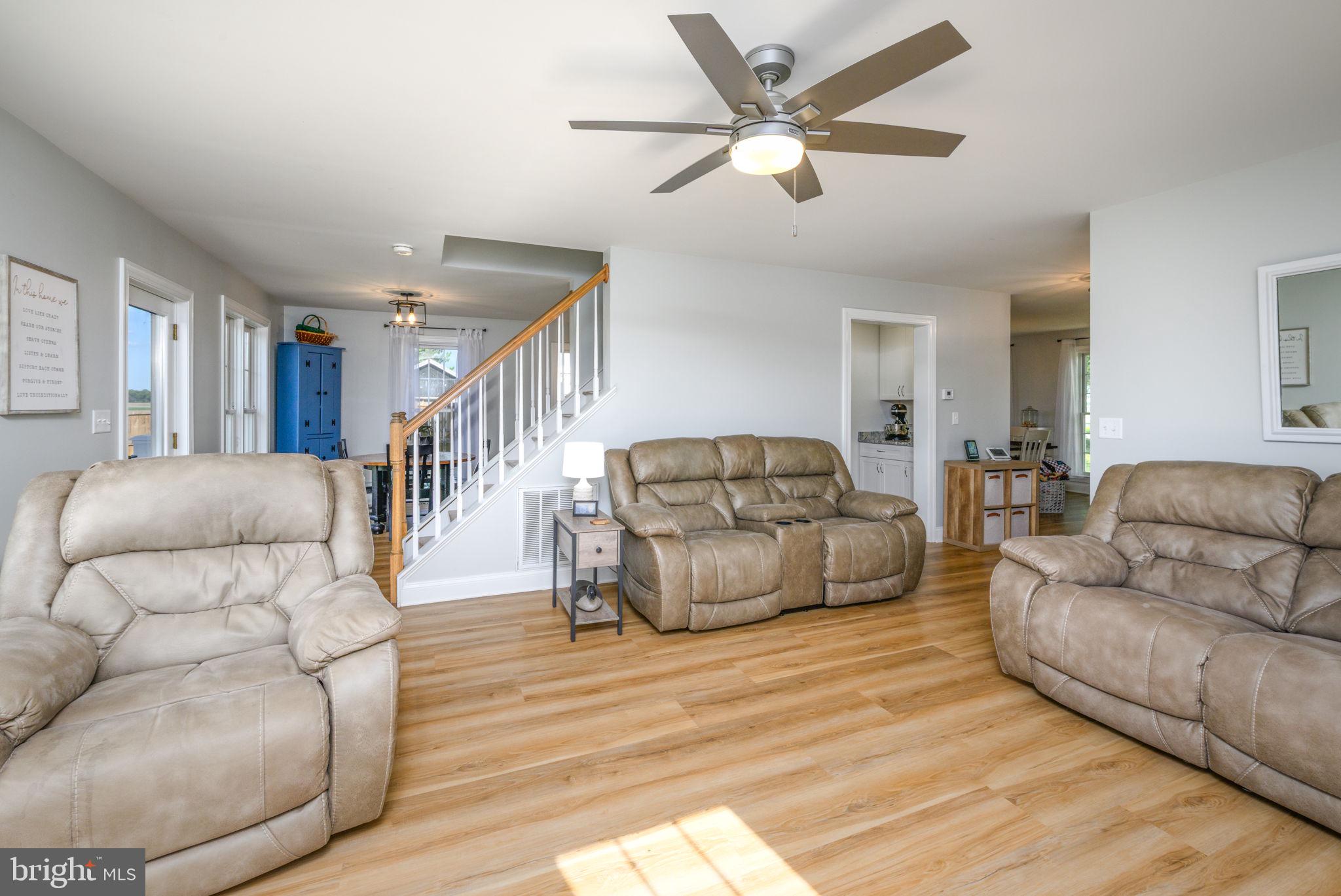2649 Roberts Station Road Ingleside, MD 21644 - Photo 20 of 47 Spacious living area with natural light.