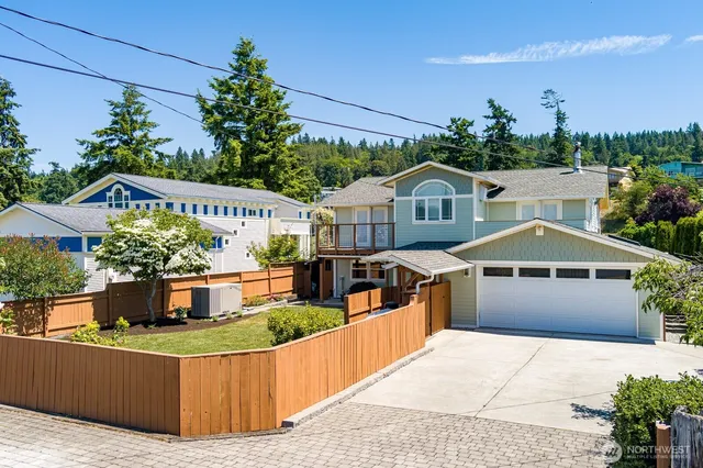 $1,160,000 | 8171 Sandy Hook Drive, Clinton, WA 98236