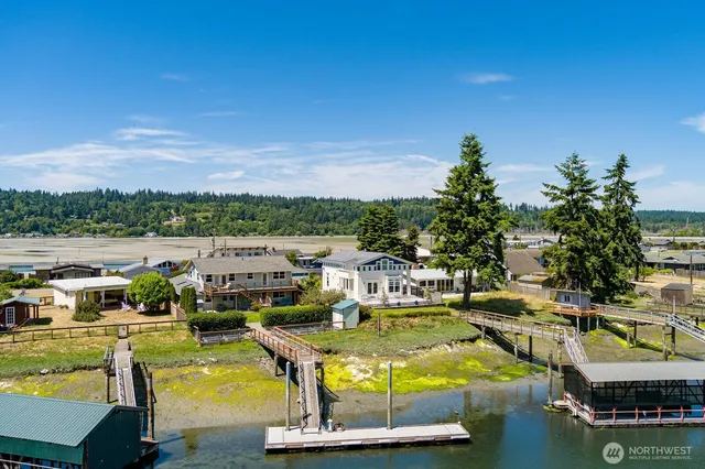 $1,160,000 | 8171 Sandy Hook Drive, Clinton, WA 98236