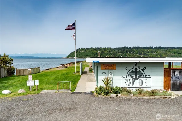 $1,160,000 | 8171 Sandy Hook Drive, Clinton, WA 98236
