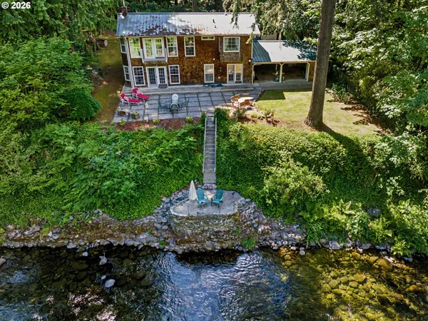 $924,000 | 21100 East Country Club Loop, Brightwood, OR 97011