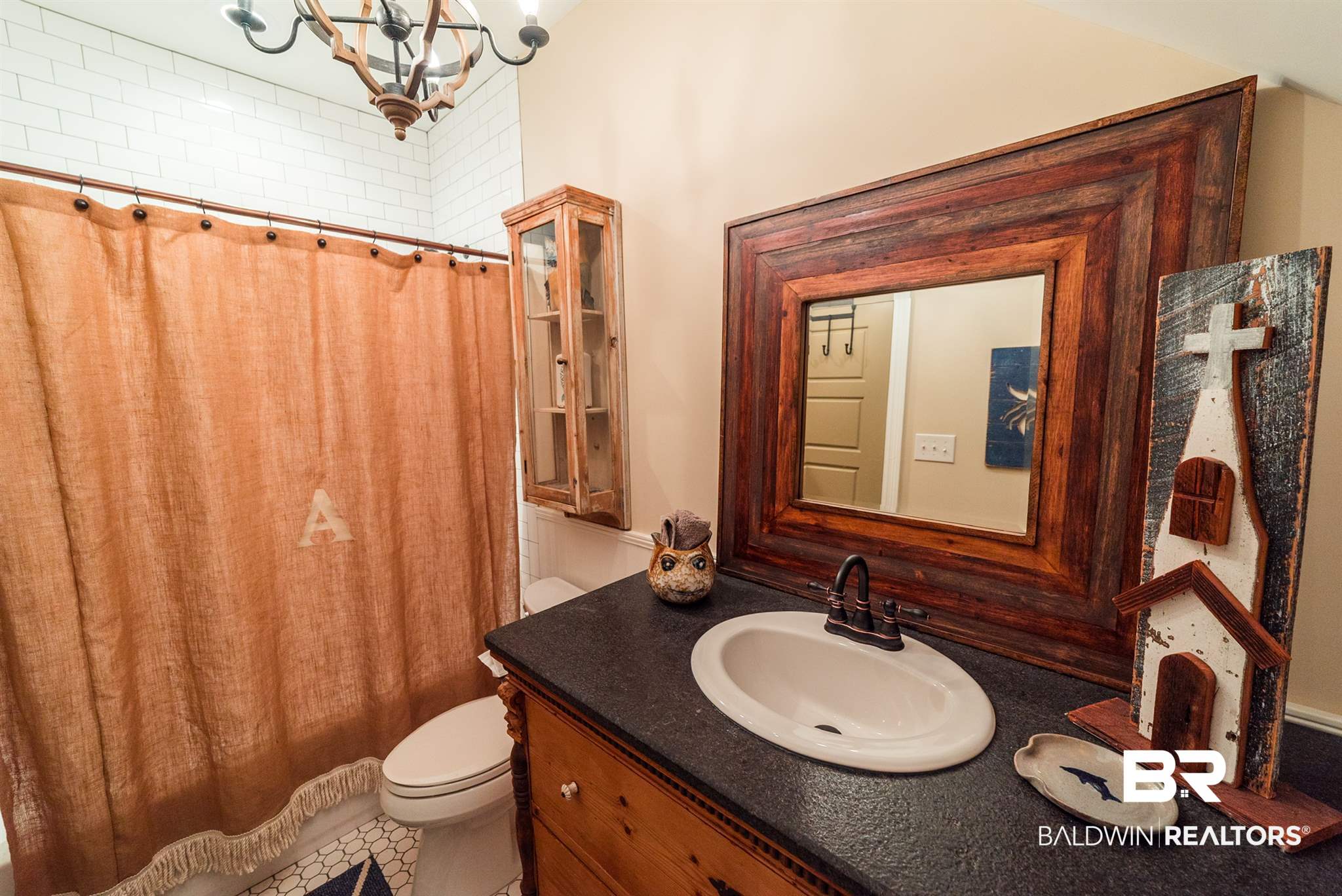 101 Orange Avenue Fairhope, AL 36532 - Photo 33 of 36 Guest bath 2