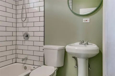 $259,000 | 818 East Woodin Boulevard, Dallas, TX 75216