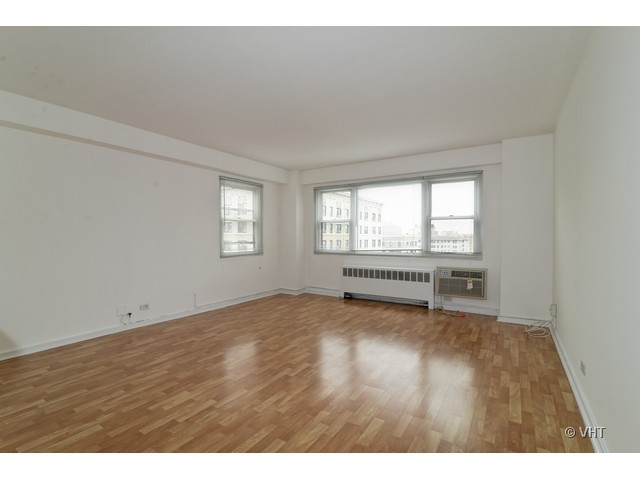 2909 North Sheridan Road, Unit 1211 Chicago, IL 60657 - Photo 2 of 8