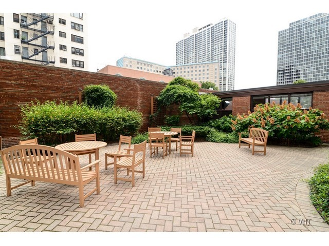 2909 North Sheridan Road, Unit 1211 Chicago, IL 60657 - Photo 8 of 8
