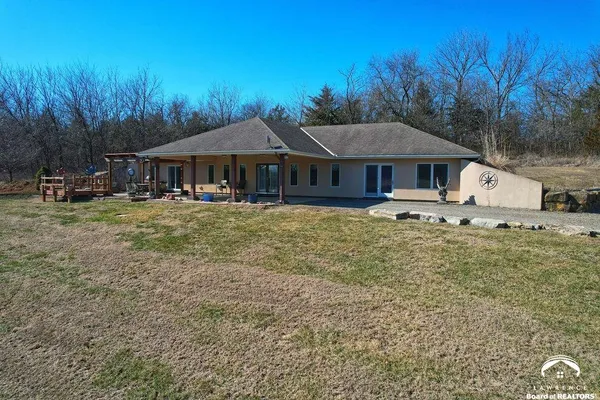 $700,000 | 16245 62nd Street, Oskaloosa, KS 66066