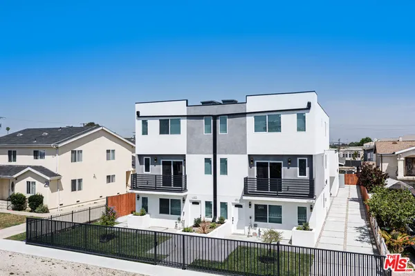 $2,425,000 | 137 East 119th Street, Los Angeles, CA 90061