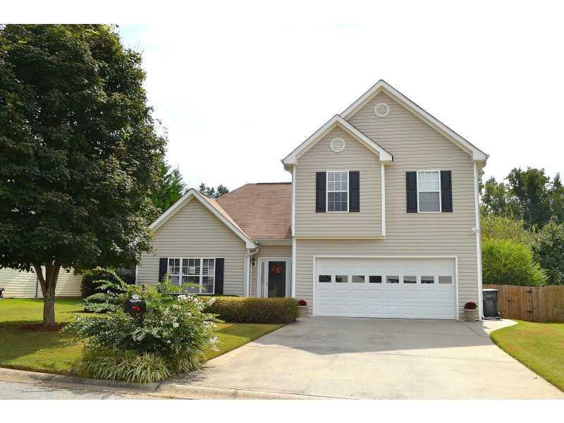 Exterior Front. Delightful 4 bedroom, 2.5 bath beauty with two car garage in Barrett Farms! Excellent schools & super location!