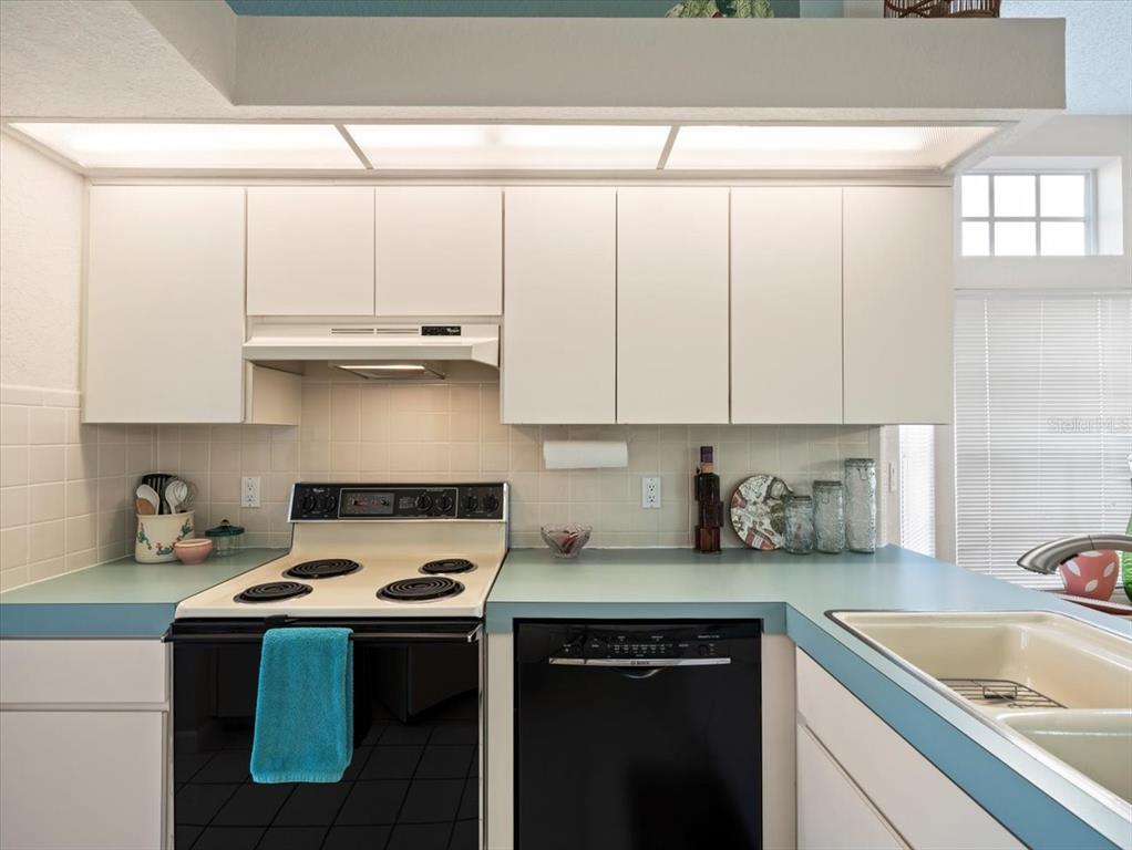 9355 French Quarters Circle Weeki Wachee, FL 34613 - Photo 25 of 57