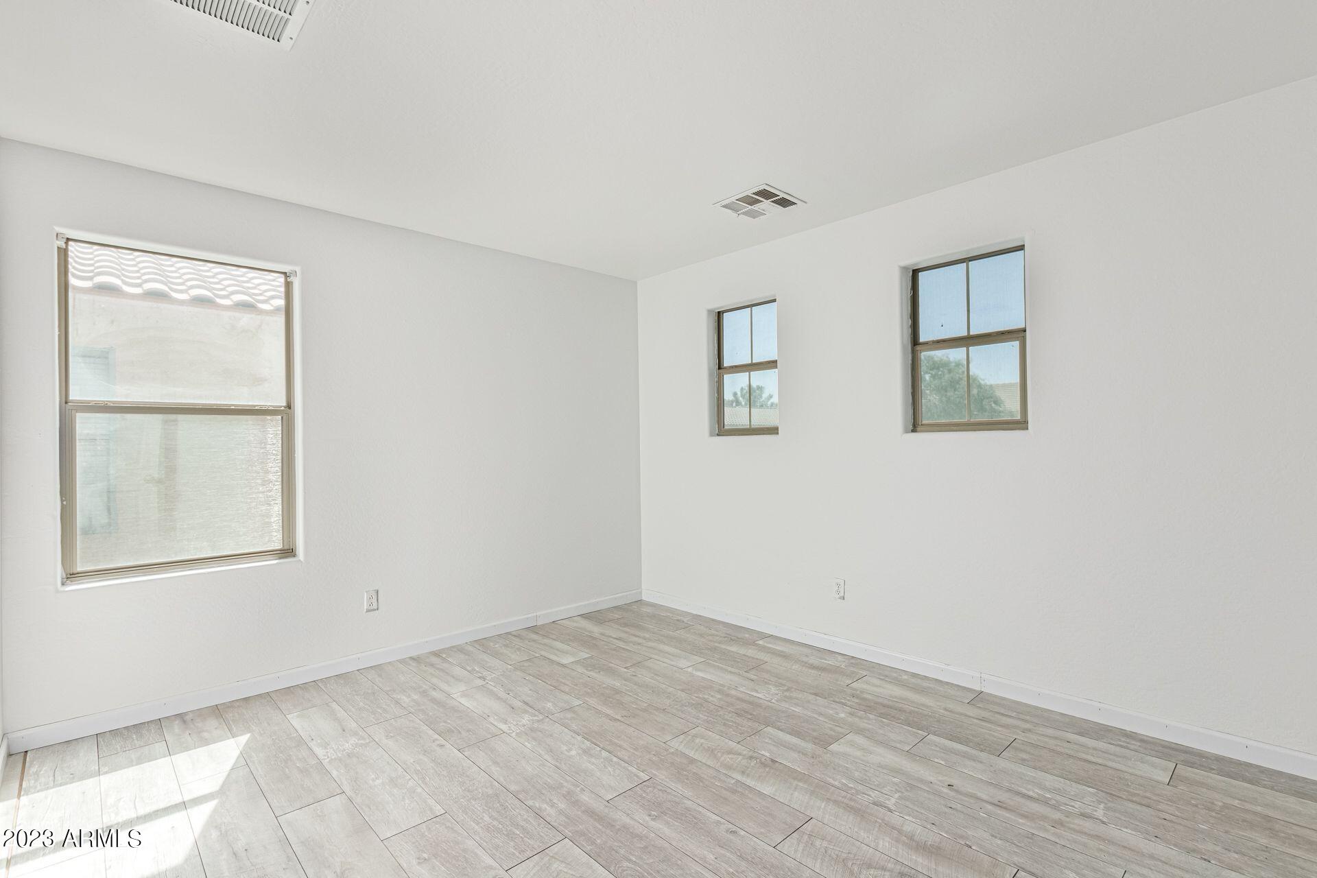 9372 West Cordes Road Tolleson, AZ 85353 - Photo 8 of 12 RJFrt-aU