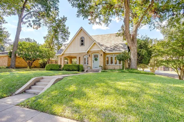 a view of outdoor space yard and front view of a house