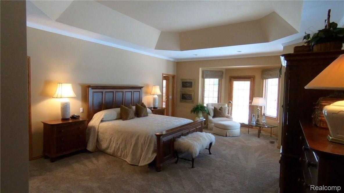 2829 Six Mile Road South Lyon, MI 48178 - Photo 33 of 46 1st floor master suite