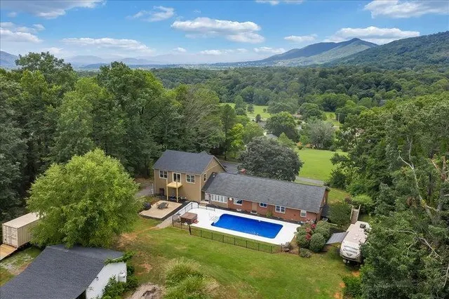 $685,000 | 83 Springview Court, Troutville, VA 24175