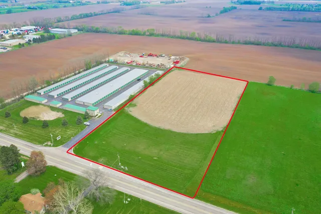 a view of a outdoor space