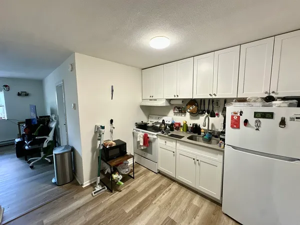 $2,050 | 720 Bennington Street, Unit 210, Boston, MA 02128