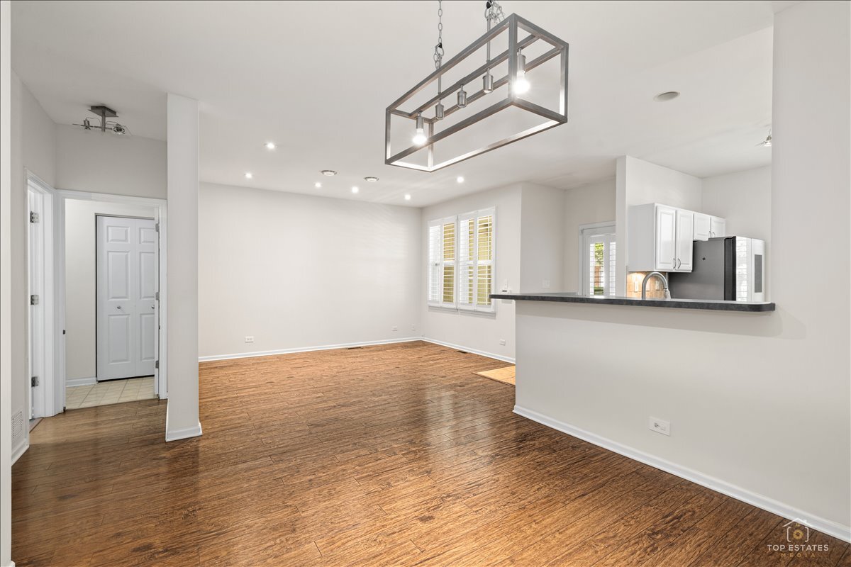 642 West Moreland Avenue Addison, IL 60101 - Photo 10 of 33