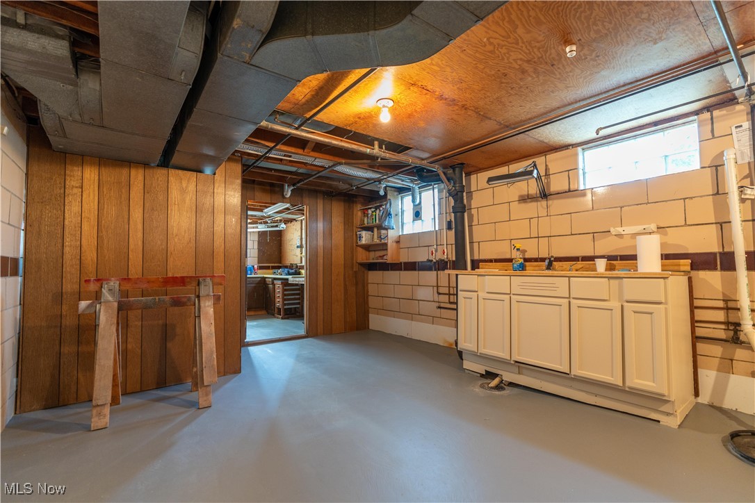 2045 Amherst Road Northeast Massillon, OH 44646 - Photo 31 of 39 Gallery Image 31